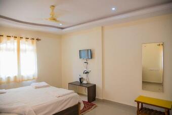 Hotel Hills Den Guest House