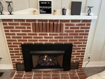 Downtown 2 Bedroom Cottage, Sleeps 6, Walking Distance To Honeywell, Downtown Restaurants, Shopping