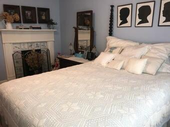 Large Country Vintage Boutique Home Events Hiking Trails Beautiful Peace Quiet