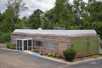 Hotel Value Inn - Livonia