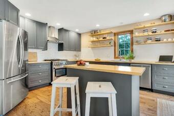 Mountain Home With Beautiful Views! Mins To Sunday River, Pet Friendly! Wifi, 15 Percent Disc 4 Days Or More!