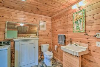 Cute Waterfront Cabin Explore Coastal Maine!