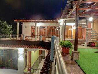 Shanti Shanti Hotel & Restaurante