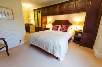 Hostal Lowbyer Manor Country House