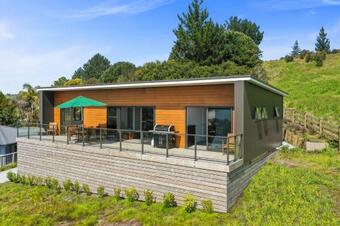 Waterview - Cable Bay Holiday Home