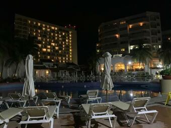 Villa Para 5 Personas 4 Adultos Y 1 Menor En Hotel Tsoro Ixtapa Wifi Gratis