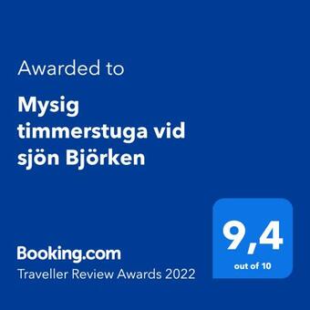 Mysig Timmerstuga Vid Sj�n Bj�rken