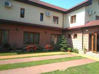 Villa Fost? Pensiune