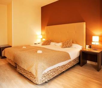 Hotel Puerta De Segovia