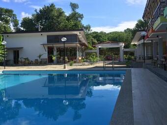 Hotel Cerca Parola Beach Resort