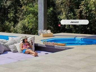 Casa Numai En Medio Del Bosque / Lujo Y Confort