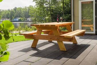 Nieuw En Luxe Chalet In Oosterwolde In Friesland, Op Rustig Park Met Uitzicht Op Meer En Strandje