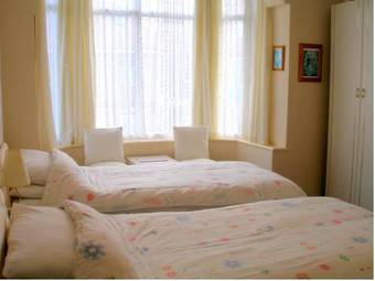 Hostal Sandra's Guest House