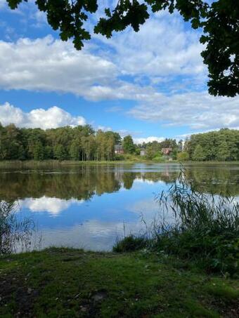 Cozy Cottage Near Lake
