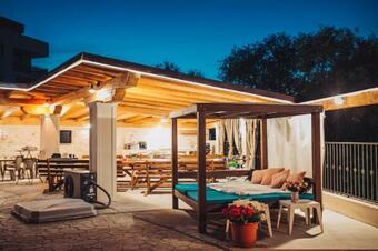 Hostal Camera Matrimoniala Cu Acces Ciubar Relax