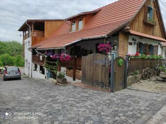 Villa Farkastanya Vend�gh�z