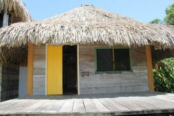 Confortable Y Tranquilizante Caba�a De Verano