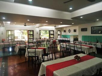 Hotel Momarco Forest Cove