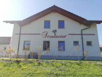 Agroturismo Strau�enhof Halmer