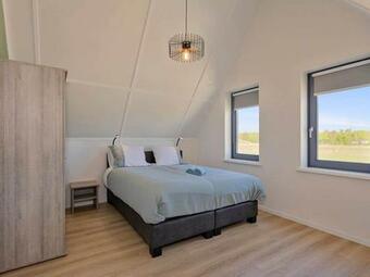 Beautiful Holiday Home In Scherpenisse Close To The Beach