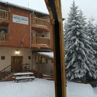 Cabana 4 Brazi Statiunea Muntele Baisorii