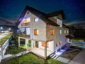 Hostal Pensiunea Day & Deny