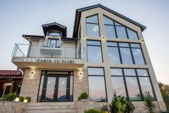 Hostal Pensiunea Carul Cu Flori