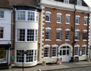 Hostal The George Hotel