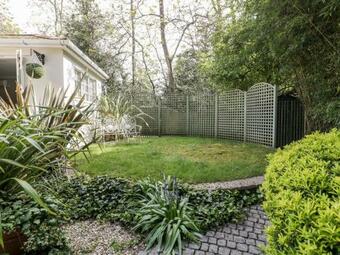 West Lodge Garden Suite