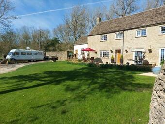 Large Static Motorhome - Stunning Countryside Views