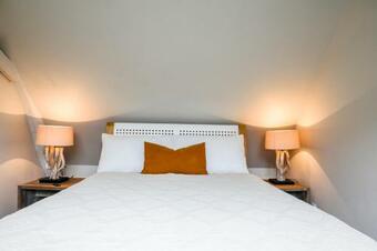 Country House - La Charbonni�re