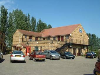 Hostal Riverside Hotel Heathrow