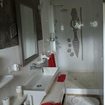 Bed & Breakfast La Loubi�re, Ancienne Bergerie En Pleine Garrigue