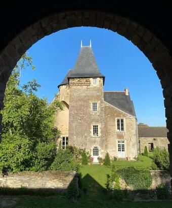Bed & Breakfast Manoir De Ghaisne