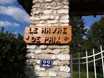 Bed & Breakfast Havre De Paix Au Bord De L'eure-chambres D'h�tes-petit Studio Mansard�-logements Insolites