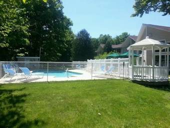 Hotel Somerset Inn & Suites