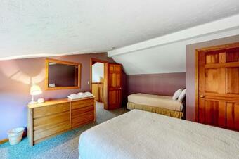 Mountain & Golf Retreat