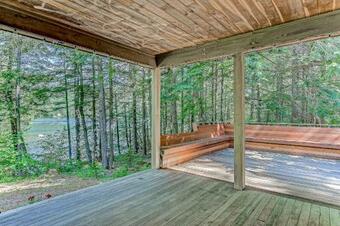 Down By The Bay On Mirror Lake