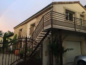 Hostal � Joly Valois