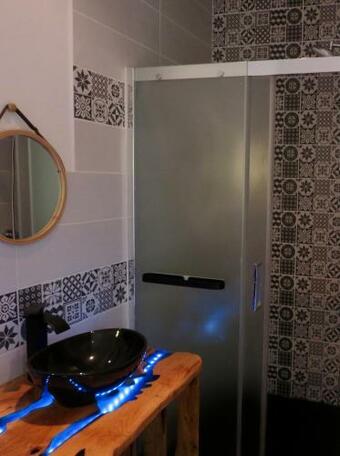 Long�re Dans La Campagne Valoise: La Pivoine.