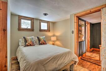 Catskills Farmhouse On 20 Acres With Patio And Pond!