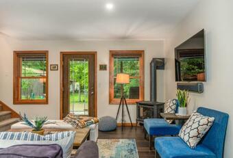 Cabin Glamping Chef's Kitchen New Build