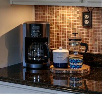 Hostal Industrial Chic Catskills All-season Getaway