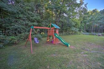 Home With Sauna And Fire Pit 13 Miles To Windham Mtn!