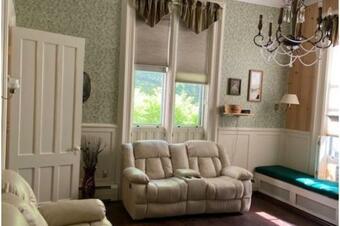 Cambridge Manor House Victorian Mansion Near The Adirondacks