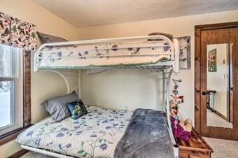 House With Decks, Fire Pit, Grill And Lake Views!