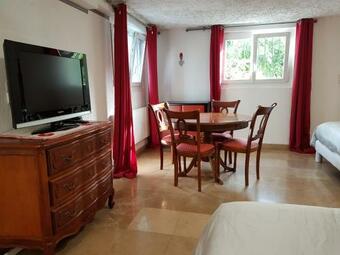 Hostal Meubl� Du Vignoble - Piscine - Sauna - Proche Strasbourg - Class� 3 �toiles