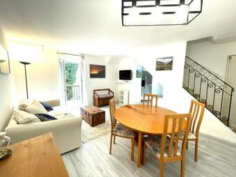 Maison De Ville Moderne Avec Clim Sud Luberon La Bastide Des Jourdans