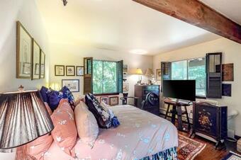 John Street On The Cove