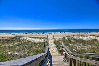 Emerald Isle Townhome With Pool And Beach Access!